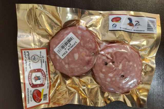 کالباس سالامی پُروتی گوشت قرقاول