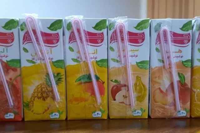 فروش انواع آبمیوه ، شیر ، شیر موز ، شیر کاکائو ، خامه