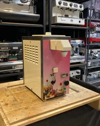 خریدار گل خامه زن و دستگاه بستنی قیفی