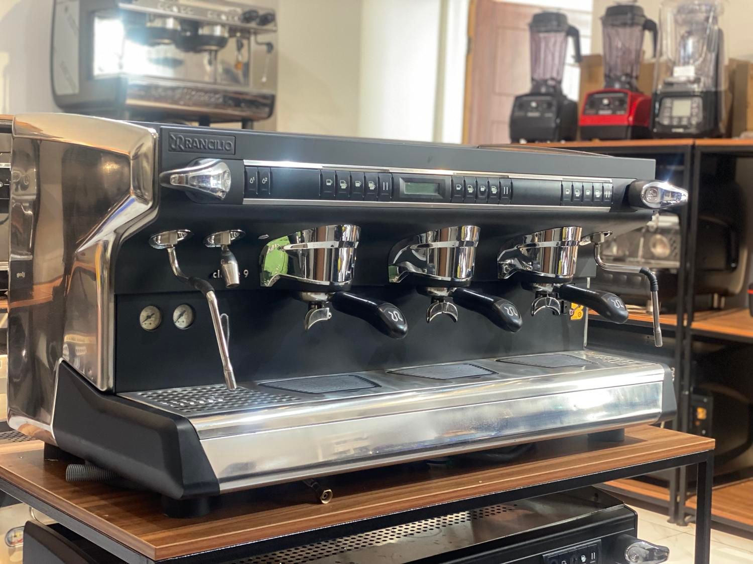 دستگاه اسپرسو رنچیلیو کلاس ۹ سه گروپ