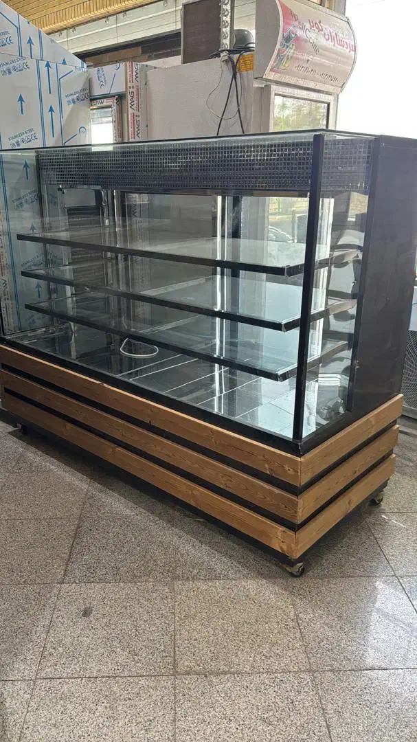 یخچال قنادی