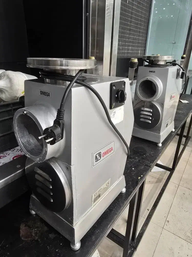 خریدار چرخ گوشت استخوان بر کالباس بر خارجی ایرانی