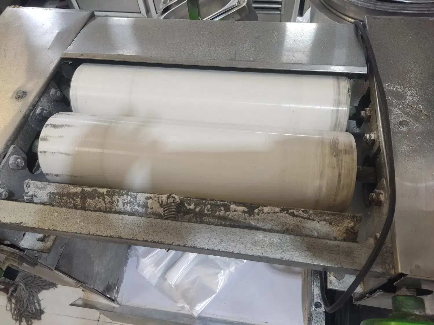 خمیر پهن کن قیمت ۲۰ میلیون تومان